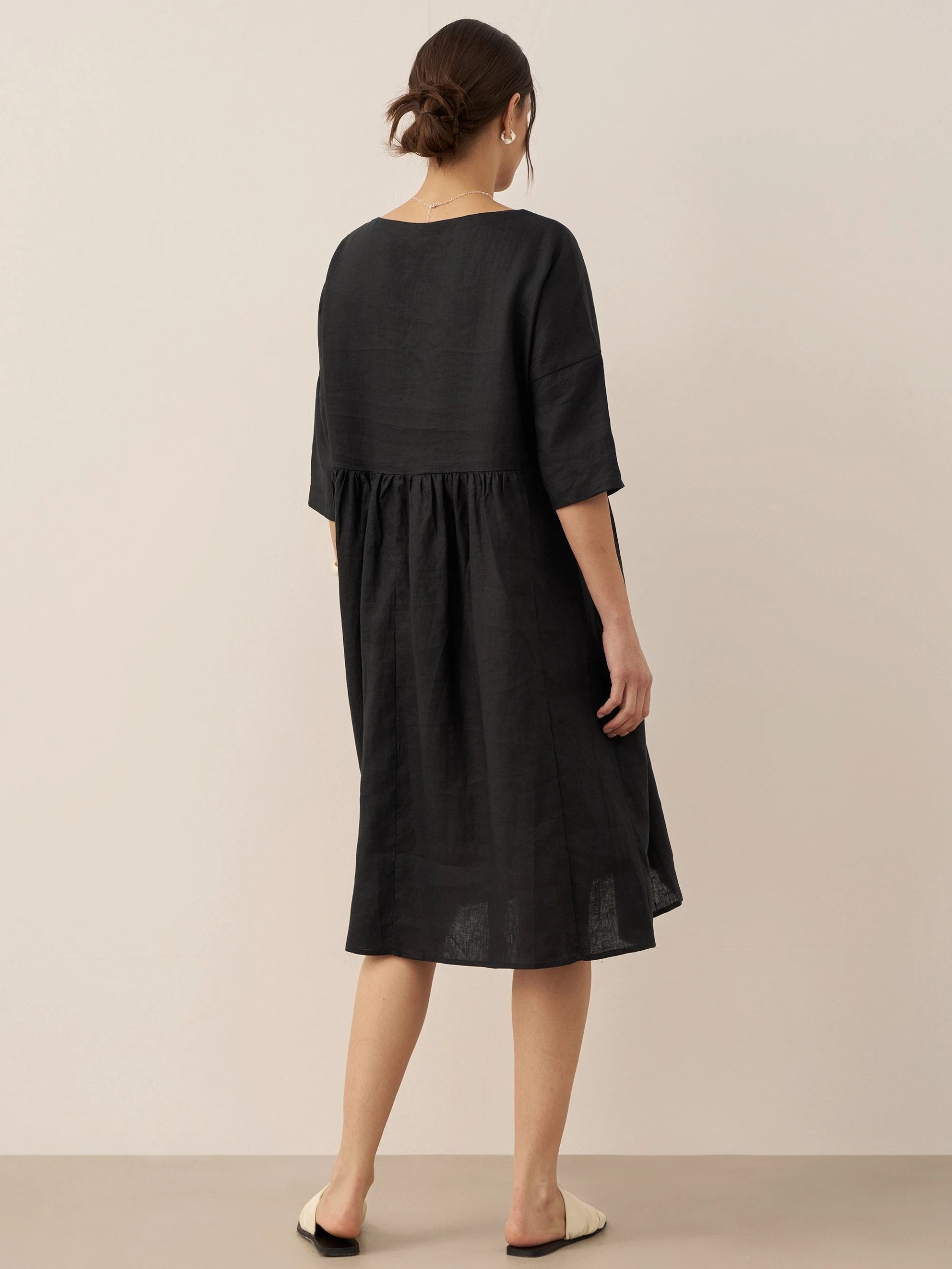 Women’s Cotton-Linen Casual Short-Sleeve Dress Loose Fit, Round Neck, Pockets, and Pleated Details