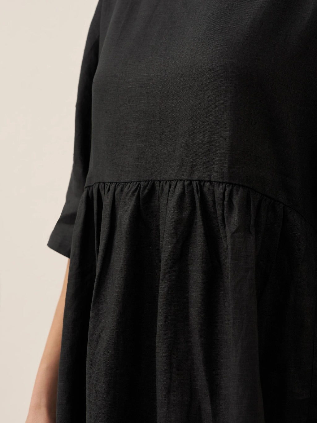 Women’s Cotton-Linen Casual Short-Sleeve Dress Loose Fit, Round Neck, Pockets, and Pleated Details
