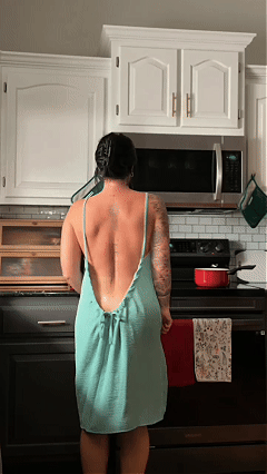 Women’s Solid-Color Backless Spaghetti-Strap Knee-Length Dress
