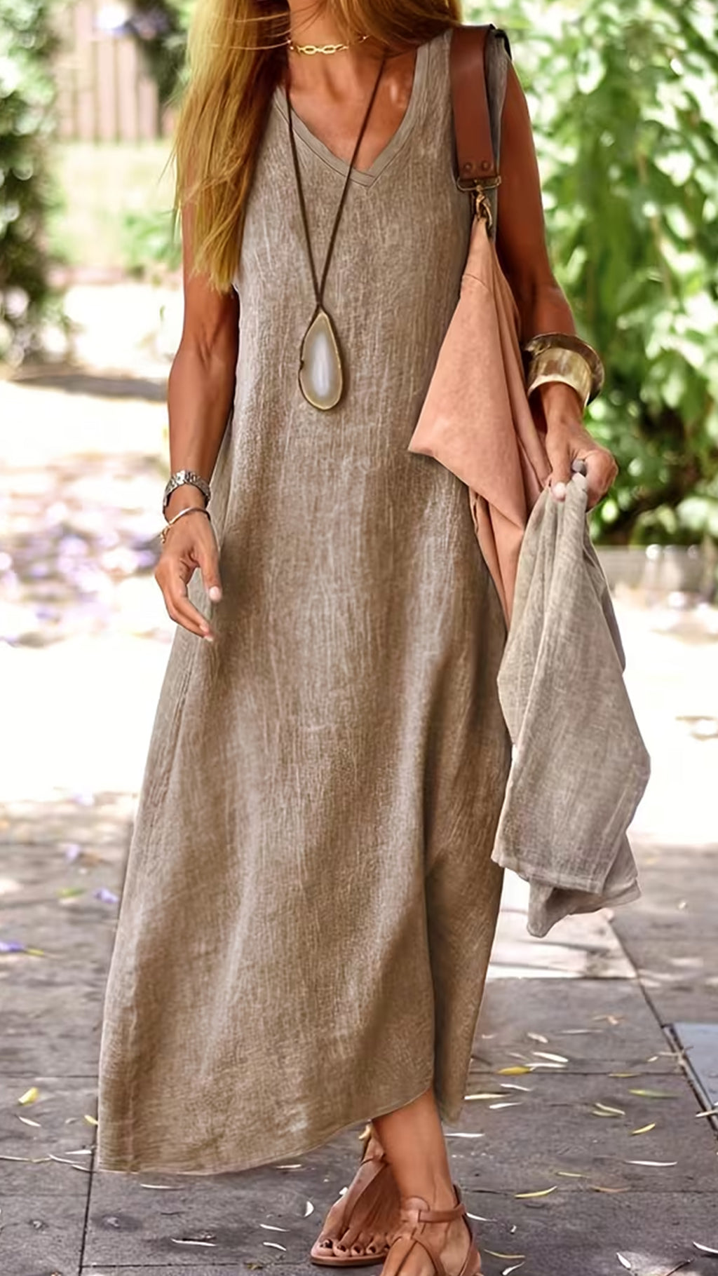 Women’s Vintage-effect V-neck Sleeveless Loose Maxi Dress