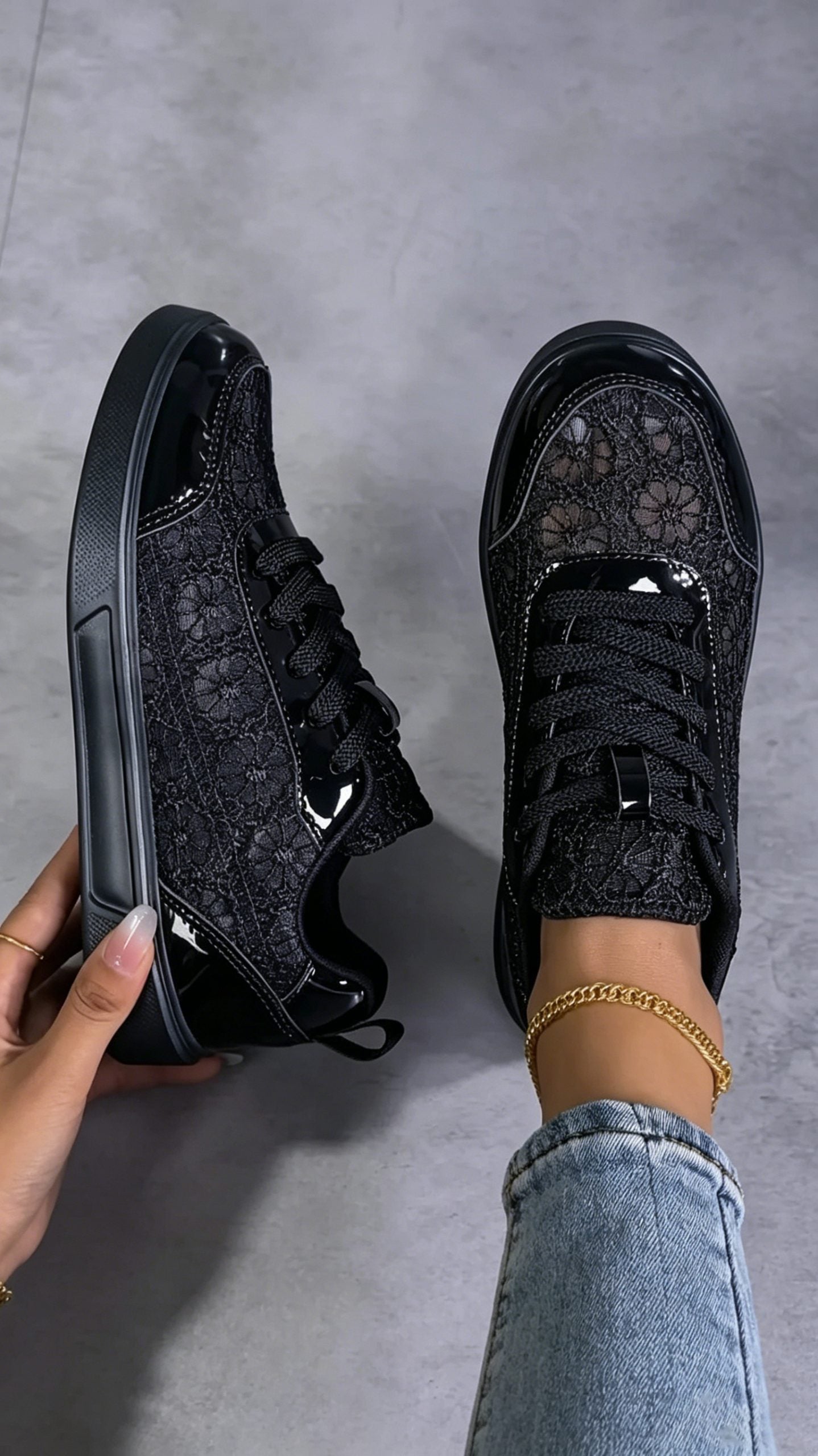 Women’s mesh sports sneakers for everyday wear